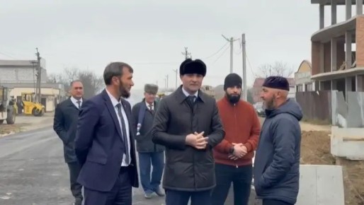 Ингушские единороссы проверили ход реконструкции моста в Карабулаке
