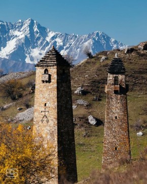 Башенный комплекс Ний. В высокогорье Ингушетии, в Джейрахском районе, находится башенный комплекс Ний — выдающийся памятник средневековой архитектуры Кавказа