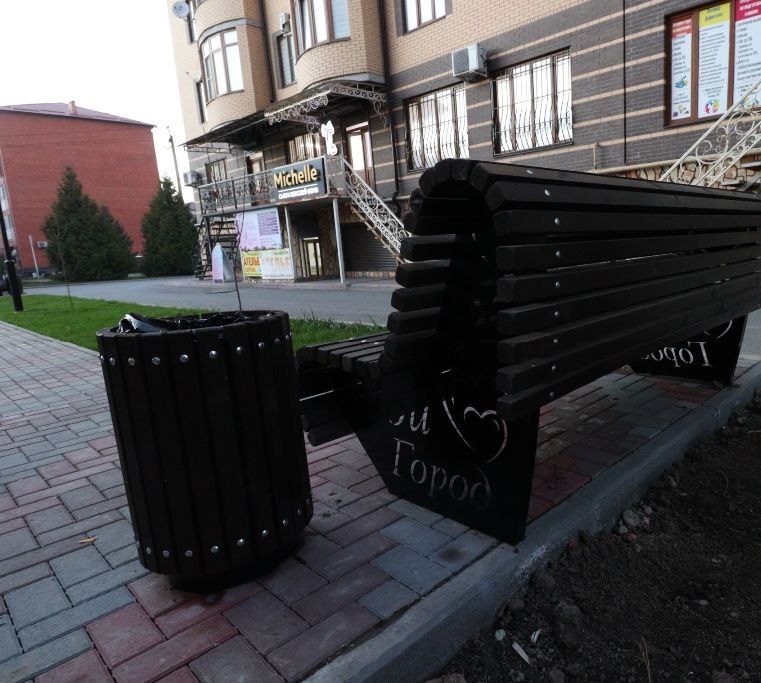 В Магасе продолжаются работы по благоустройству территории в рамках национального проекта «Жилье и городская среда» В Магасе продолжаются работы по благоустройству территории в рамках национального проекта «Жилье и городская среда»