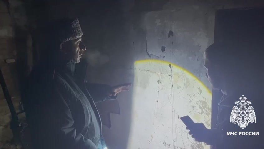 На место пожара в сельском поселении Экажево выехал заместитель начальника Главного управления – начальник управления надзорной деятельности и профилактической работы ГУ МЧС России по Республике Ингушетия Ахмед Котиев