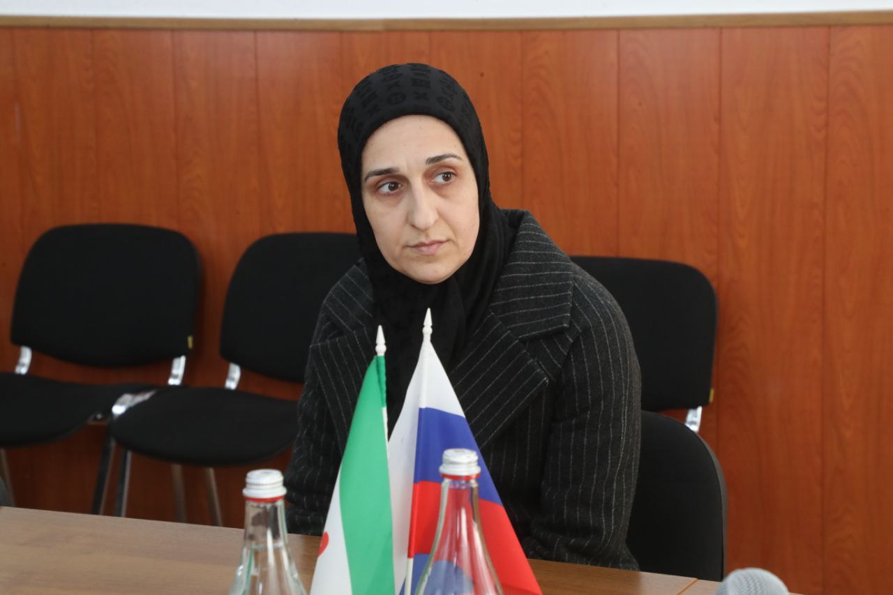 Председатель Правительства Ингушетии Владимир Сластенин провёл личный приём граждан Председатель Правительства Ингушетии Владимир Сластенин провёл личный приём граждан