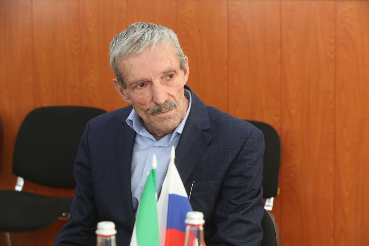 Председатель Правительства Ингушетии Владимир Сластенин провёл личный приём граждан Председатель Правительства Ингушетии Владимир Сластенин провёл личный приём граждан