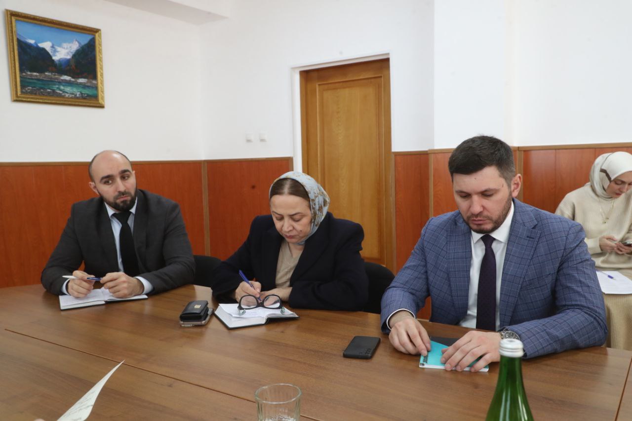 Председатель Правительства Ингушетии Владимир Сластенин провёл личный приём граждан Председатель Правительства Ингушетии Владимир Сластенин провёл личный приём граждан