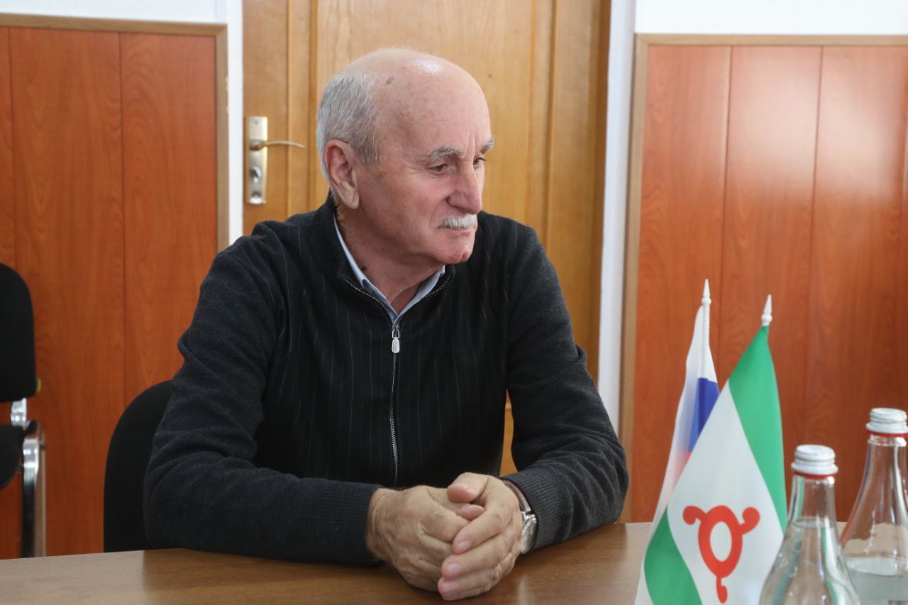 Председатель Правительства Ингушетии Владимир Сластенин провёл личный приём граждан Председатель Правительства Ингушетии Владимир Сластенин провёл личный приём граждан