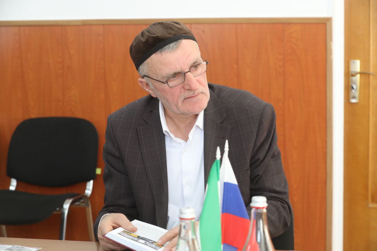 Председатель Правительства Ингушетии Владимир Сластенин провёл личный приём граждан Председатель Правительства Ингушетии Владимир Сластенин провёл личный приём граждан