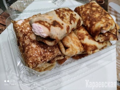 Кулинарная находка: кето-блинчики с творогом и клубникой