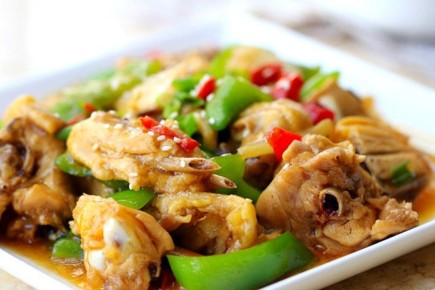 Откройте для себя аутентичный цыпленок Дунъань