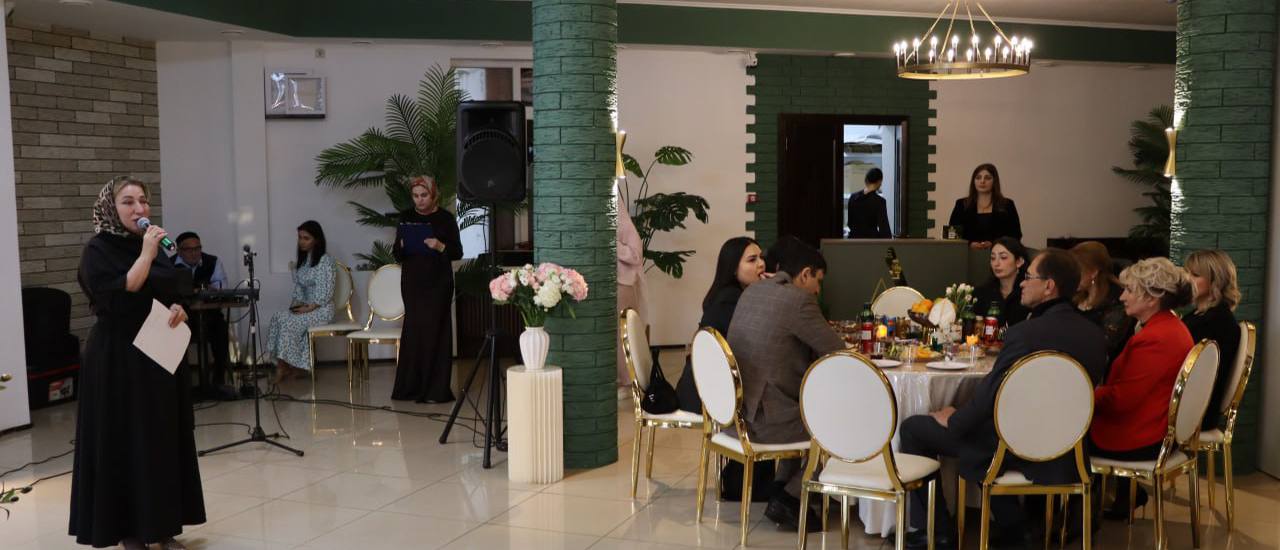 В преддверии Дня матери в Назрани состоялось тёплое и душевное мероприятие, которое объединяет людей чувством благодарности и глубокого уважения к самым близким и дорогим В преддверии Дня матери в Назрани состоялось тёплое и душевное мероприятие, которое объединяет людей чувством благодарности и глубокого уважения к самым близким и дорогим