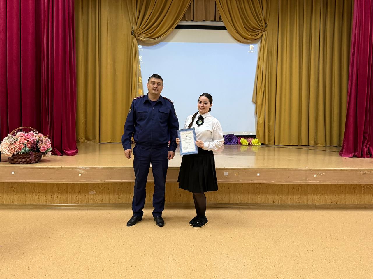 Сотрудники следственного управления СК России по Республике Ингушетия в Международный день борьбы с коррупцией провели профилактическую беседу со школьниками Сотрудники следственного управления СК России по Республике Ингушетия в Международный день борьбы с коррупцией провели профилактическую беседу со школьниками