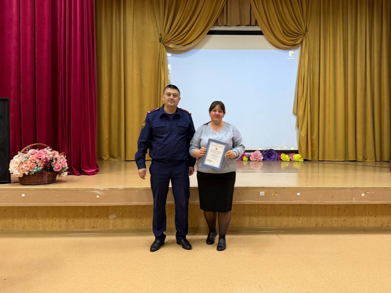 Сотрудники следственного управления СК России по Республике Ингушетия в Международный день борьбы с коррупцией провели профилактическую беседу со школьниками Сотрудники следственного управления СК России по Республике Ингушетия в Международный день борьбы с коррупцией провели профилактическую беседу со школьниками