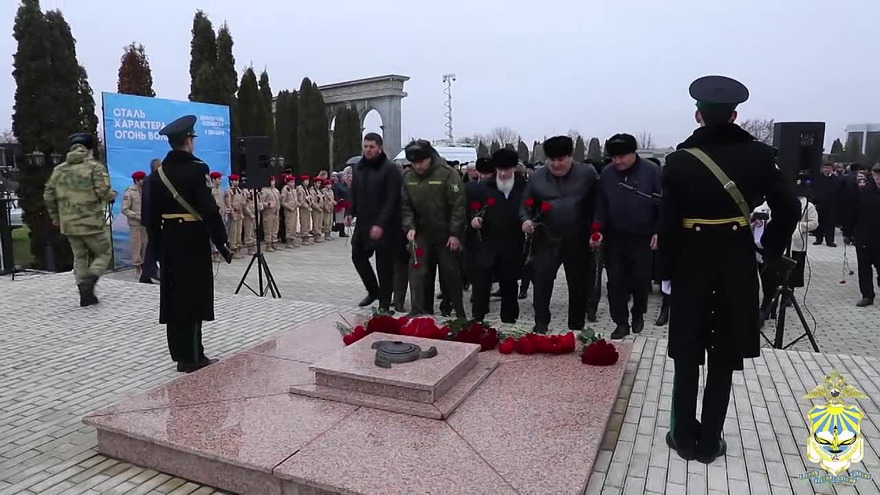 День героев Отечества. Министр внутренних дел по Республике Ингушетия принял участие в мероприятии, посвященном памятной дате Сегодня, 9 декабря, в нашей стране отмечается День героев Отечества. В Ингушетии на Мемориале...
