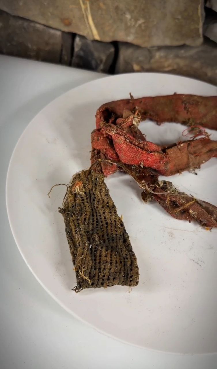 Древний пояс с кошельком из башенного комплекса Гирети Древний пояс с кошельком из башенного комплекса Гирети