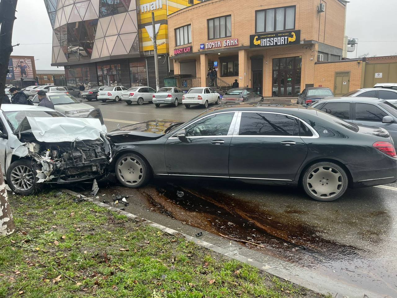 В 10:37 по (мск) 10.12.2025 года в Центр обработки вызовов «Служба 112» поступило сообщение о дорожно-транспортном происшествии в г. Назрань по улице Муталиева В 10:37 по (мск) 10.12.2025 года в Центр обработки вызовов «Служба 112» поступило сообщение о дорожно-транспортном происшествии в г. Назрань по улице Муталиева