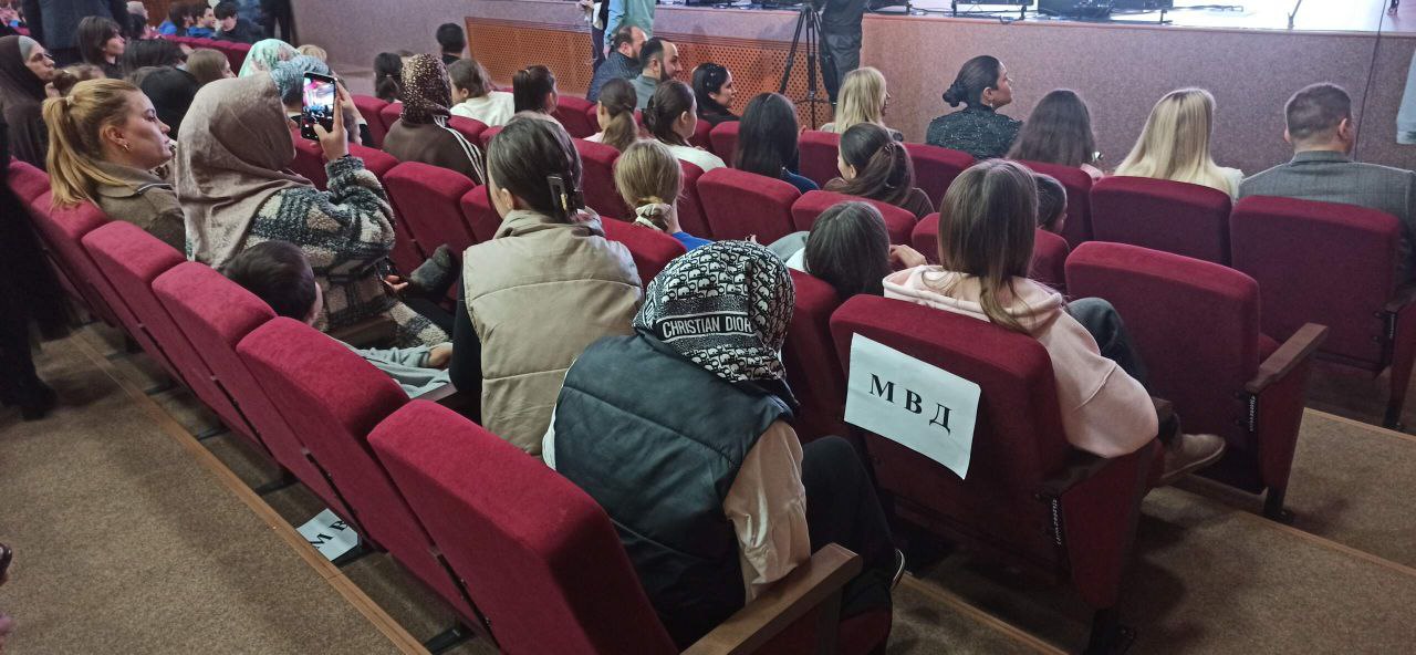 Подростки, состоящие на учете в ПДН, и дети погибших сотрудников посетили Всероссийский фестиваль «Звучи» Подростки, состоящие на учете в ПДН, и дети погибших сотрудников посетили Всероссийский фестиваль «Звучи»