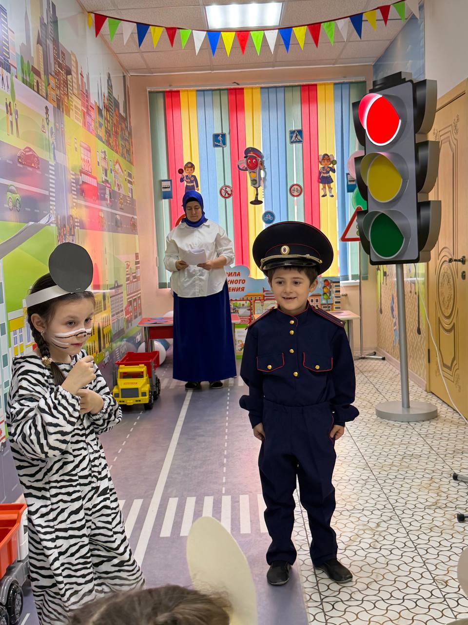 Среди дошкольников прошла викторина по знаниям ПДД Среди дошкольников прошла викторина по знаниям ПДД