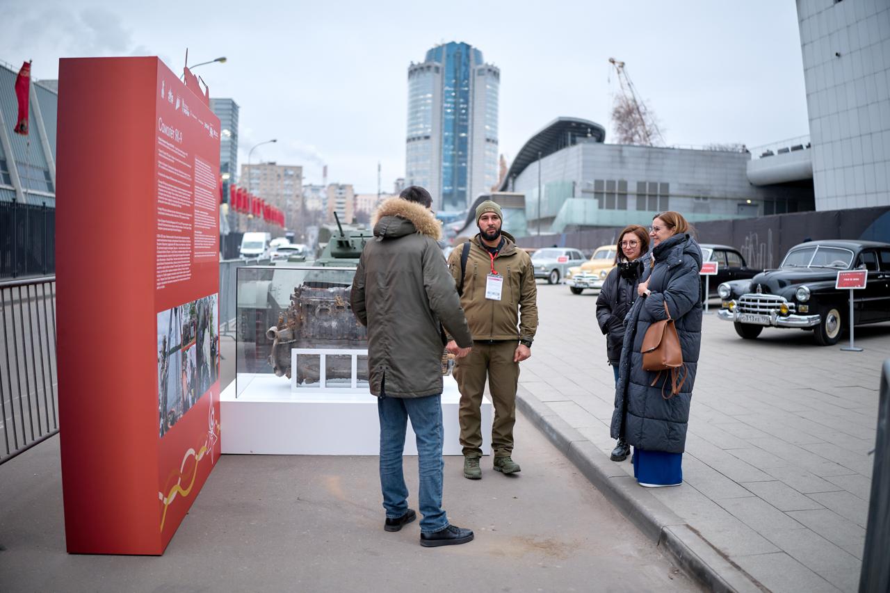 В Национальном центре «Россия» представили двигатель истребителя Як-9 времен Великой Отечественной войны В Национальном центре «Россия» представили двигатель истребителя Як-9 времен Великой Отечественной войны