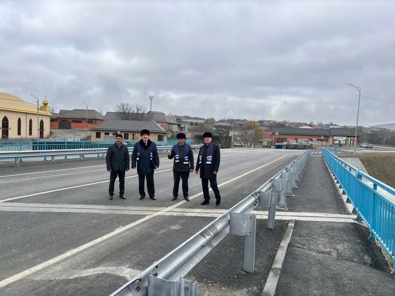 Ингушские единороссы проверили мост в сельском поселении Средние Ачалуки