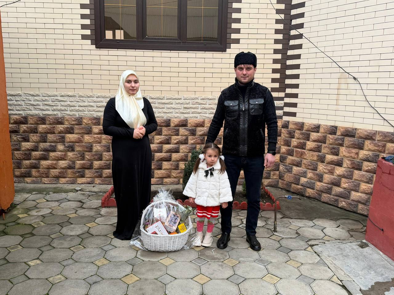 По поручению Главы Республики Ингушетия Махмуд-Али Калиматова в связи с Днем Героев Отечества в Малгобекском районе продолжается передача продуктовых корзин семьям участников СВО По поручению Главы Республики Ингушетия Махмуд-Али Калиматова в связи с Днем Героев Отечества в Малгобекском районе продолжается передача продуктовых корзин семьям участников СВО