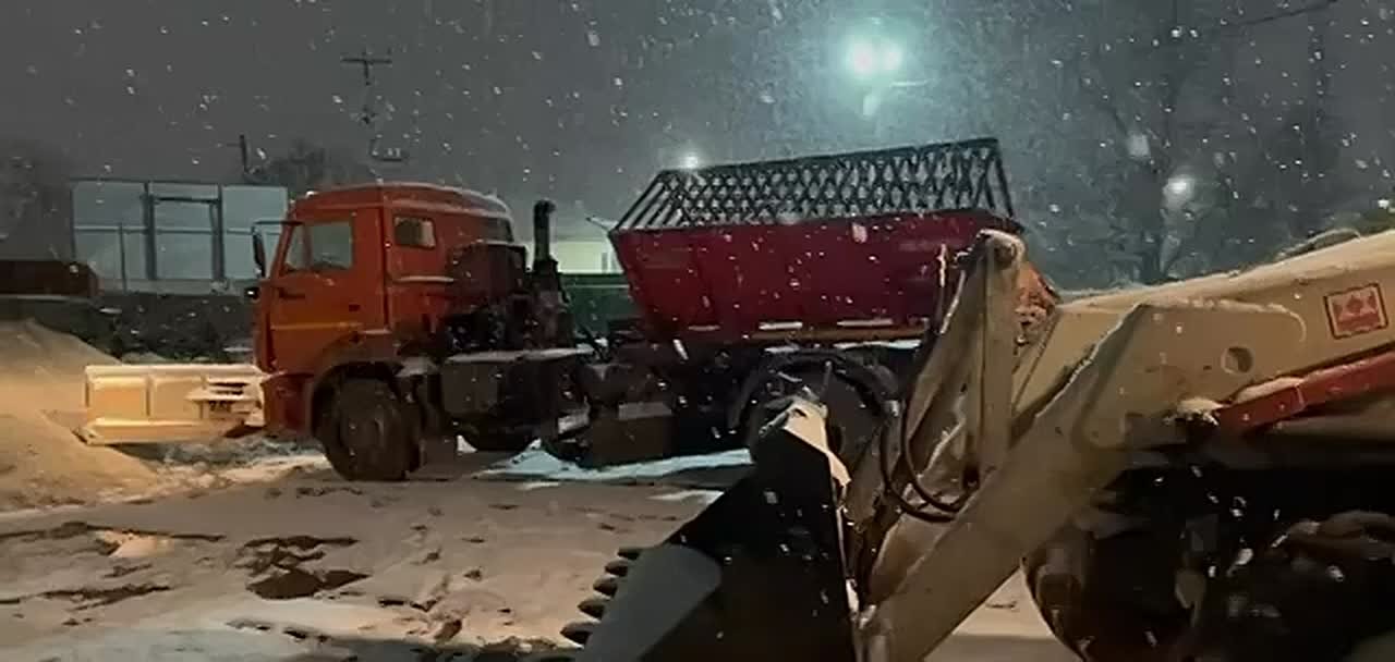 Готовность к зиме: службы ЖКХ готовы к уборке снега!