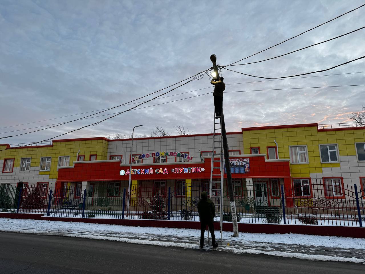 Улица Зязикова в Назрани становится ярче: обновление освещения по инициативе градоначальника Улица Зязикова в Назрани становится ярче: обновление освещения по инициативе градоначальника