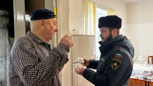 В домах семей участников СВО в Ингушетии устанавливают пожарные извещатели