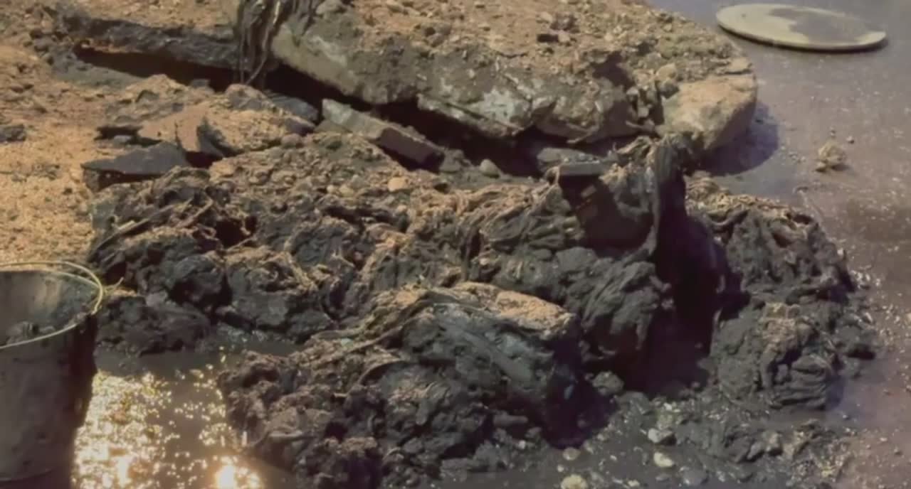 На ул. Московская в течение нескольких дней специалисты Единого оператора проводили работу по ликвидации порыва канализационного коллектора