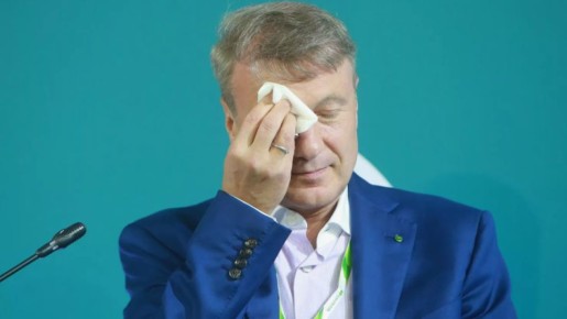 Почему вкладчики начали массово выводить деньги из банков: причины и последствия