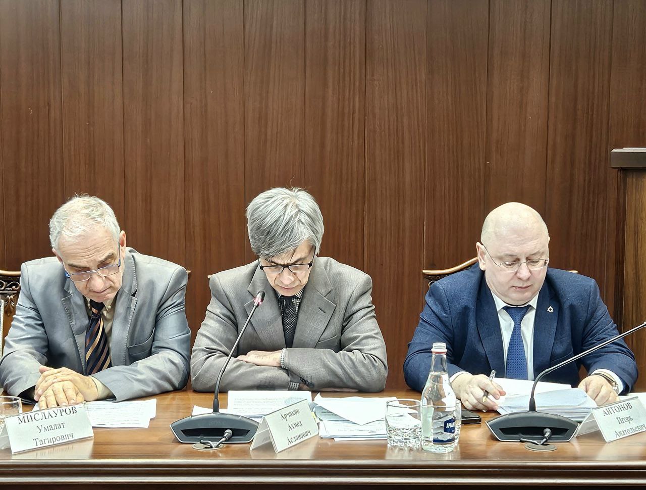 Как защитить детей на дорогах в темное время суток? Это обсудили на заседании комиссии по безопасности дорожного движения Как защитить детей на дорогах в темное время суток? Это обсудили на заседании комиссии по безопасности дорожного движения