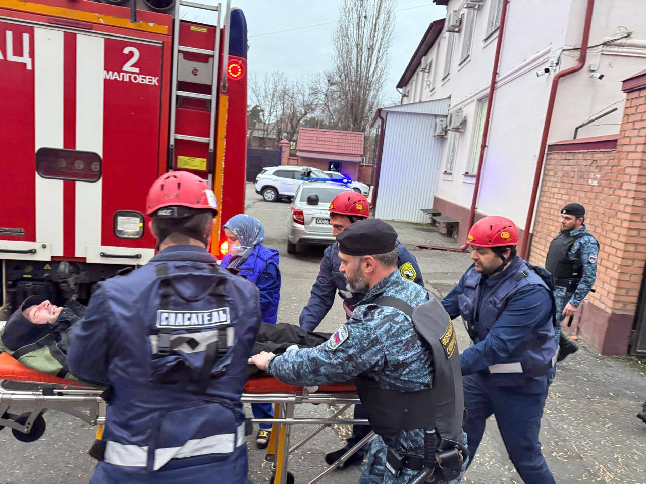 В г. Малгобек на базе здания суда прошли учебно-тренировочные занятия по теме: «Действия при возникновении возгорания или пожара в зданиях и помещениях судов» В г. Малгобек на базе здания суда прошли учебно-тренировочные занятия по теме: «Действия при возникновении возгорания или пожара в зданиях и помещениях судов»