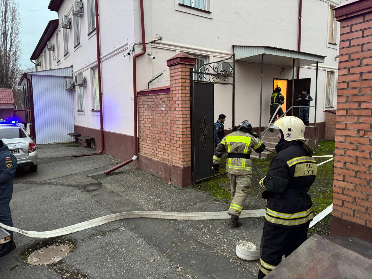 В г. Малгобек на базе здания суда прошли учебно-тренировочные занятия по теме: «Действия при возникновении возгорания или пожара в зданиях и помещениях судов» В г. Малгобек на базе здания суда прошли учебно-тренировочные занятия по теме: «Действия при возникновении возгорания или пожара в зданиях и помещениях судов»