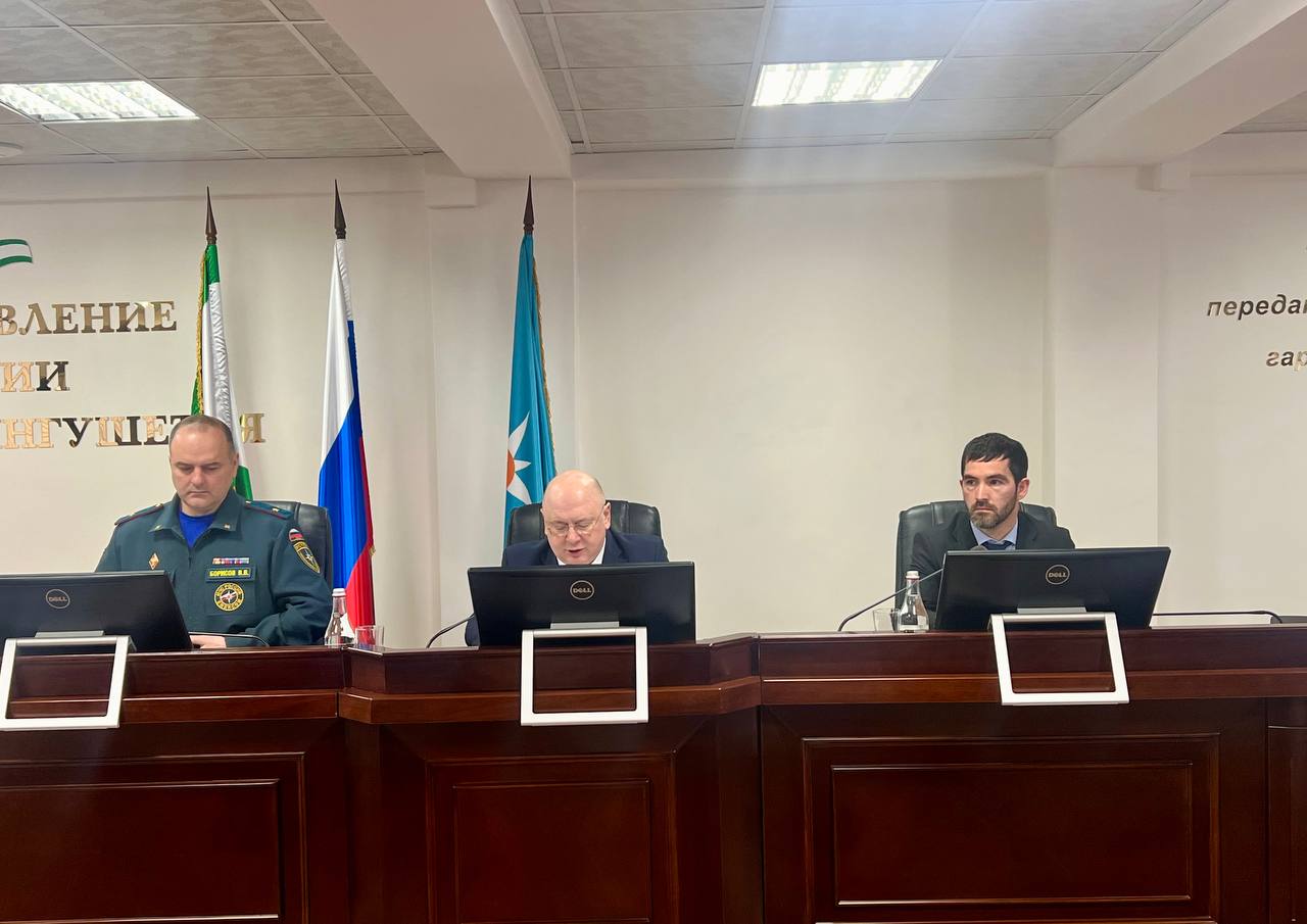 И.о. министра по делам гражданской обороны и чрезвычайным ситуаций Республики Ингушетия Александр Евлоев принял участие в подведении итогов работы территориальной подсистемы РСЧС за 2025 год