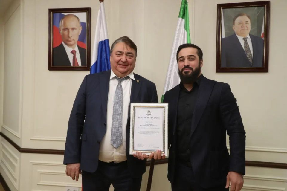 Премьер-министру Ингушетии передали Почетную грамоту от лидера ЛДПР