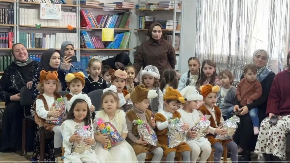 Сотрудники мэрии Сунжи Ингушетии поздравили детей в коррекционной школе-интернате