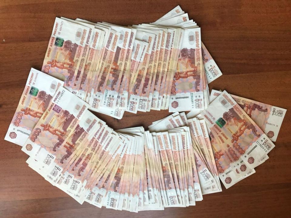 Банк понесёт убытки за навязчивый спам: неожиданная победа клиента в суде