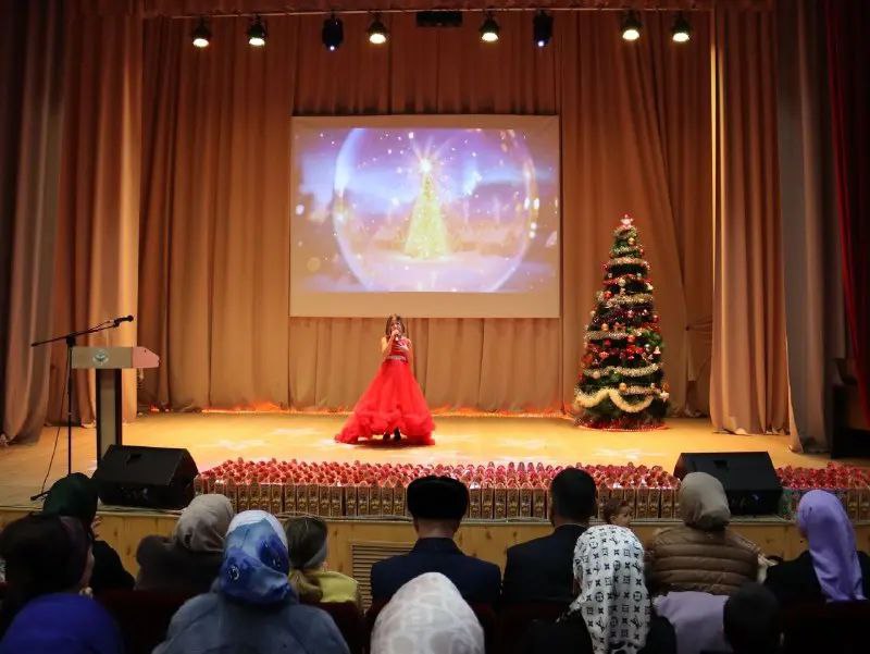 В Назрановском РДК детям участников СВО подарили «Новогоднюю сказку»