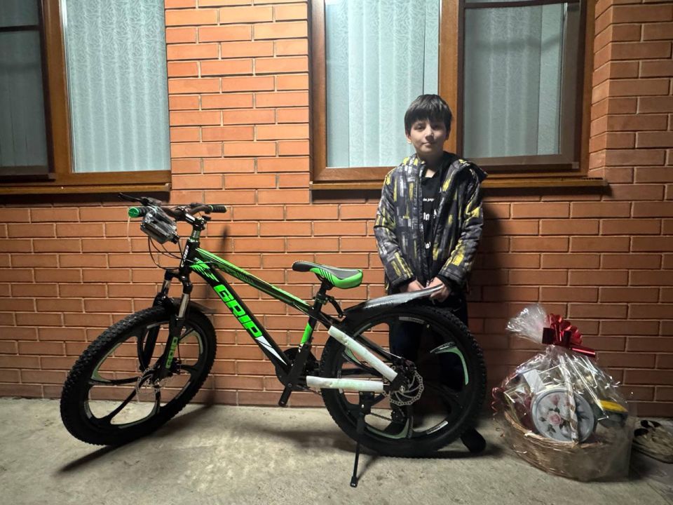 Вице-премьер Правительства - и. о. министра финансов РИ Тамерлан Вышегуров исполнил новогодние желания детей в рамках Всероссийской акции «Елка желаний»