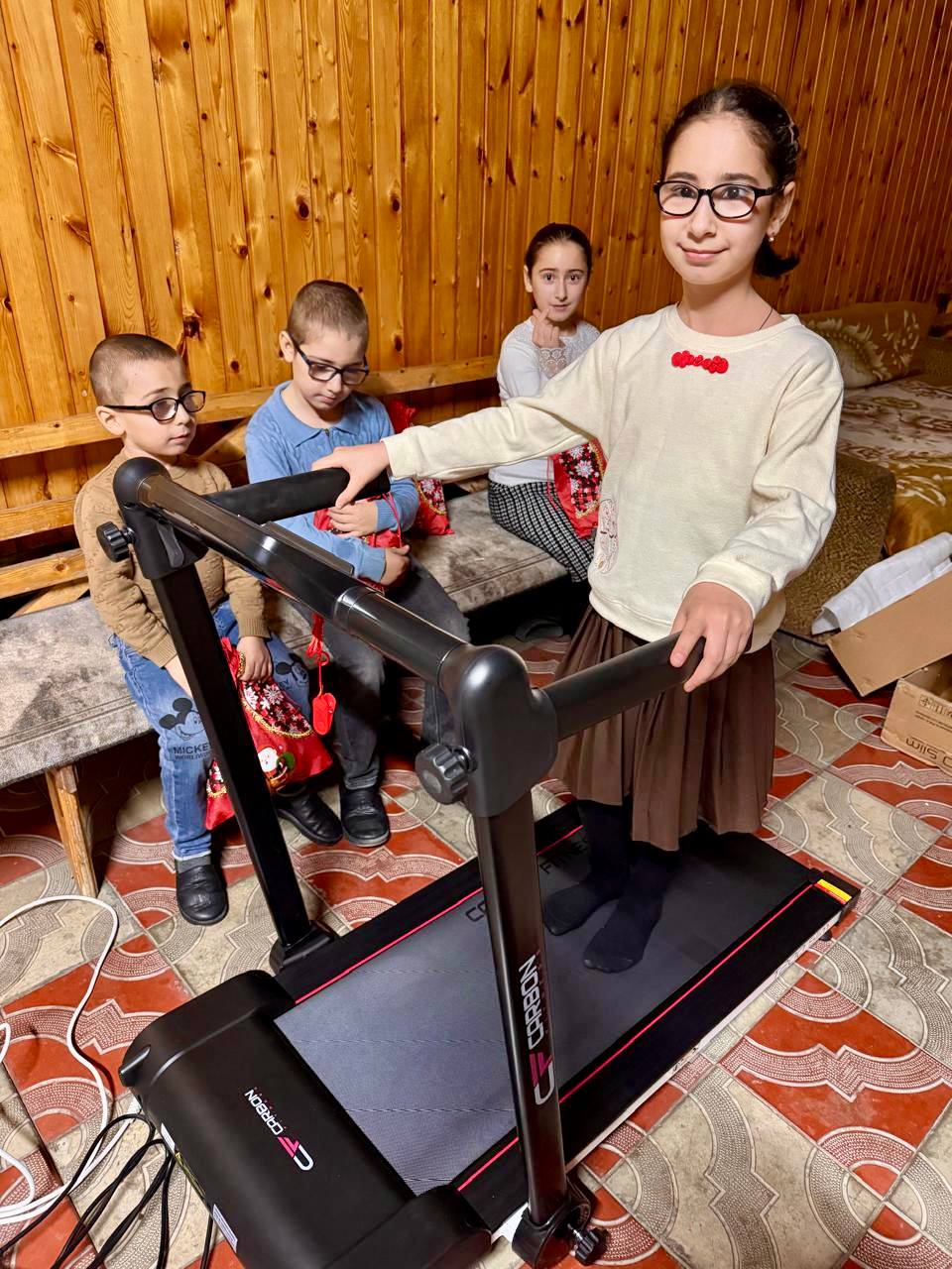 Мечты сбываются!. В преддверии Нового года Министр имущественных и земельных отношений Мурад Вышегуров принял участие в благотворительной акции «Ёлка желаний» Мечты сбываются!. В преддверии Нового года Министр имущественных и земельных отношений Мурад Вышегуров принял участие в благотворительной акции «Ёлка желаний»