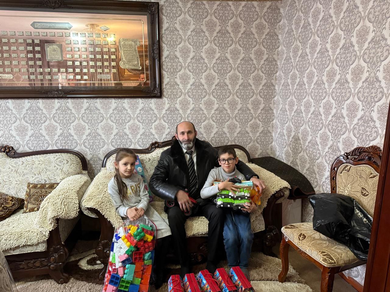 Министр экономического развития Республики Ингушетия Исрапил Гиреев присоединился к Всероссийской акции «Ёлка желаний» и исполнил новогоднюю мечту ребенка!