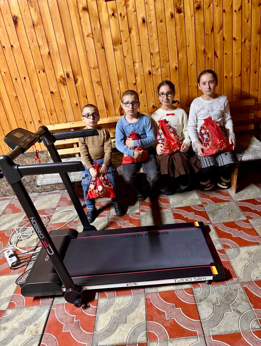 Мечты сбываются!. В преддверии Нового года Министр имущественных и земельных отношений Мурад Вышегуров принял участие в благотворительной акции «Ёлка желаний» Мечты сбываются!. В преддверии Нового года Министр имущественных и земельных отношений Мурад Вышегуров принял участие в благотворительной акции «Ёлка желаний»