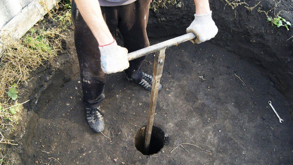 Дачникам на заметку: как избежать штрафов за бурение и копку колодцев