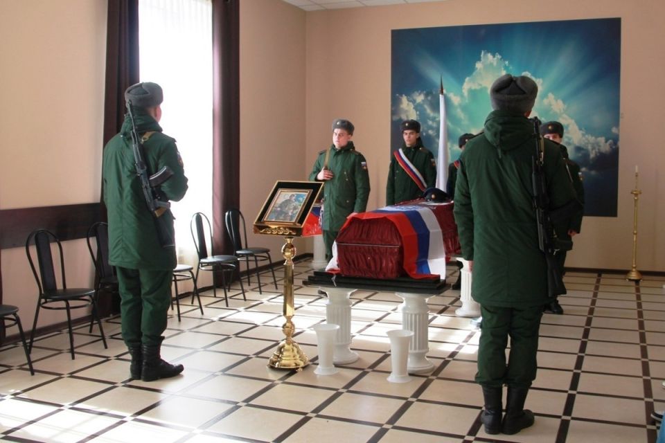 Как миллионы за погибшего сына разделили семью и стали зеркалом социальных проблем