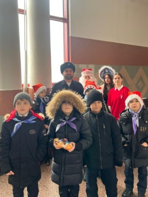 Сотрудники Назрановского линейного отдела МВД России на транспорте совместно с представителями Общественного совета при отделе организовали и провели на железнодорожной станции Назрань Всероссийскую благотворительную акцию...