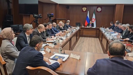 В эти минуты проходит первое в этом году заседание Правительства РИ под председательством премьер-министра Владимира Сластенина