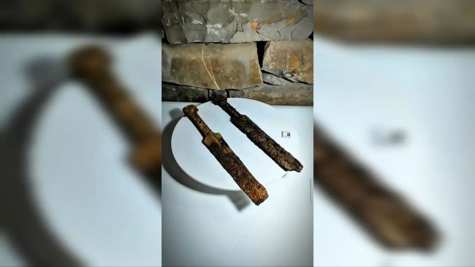 Два древних кинжала найдены в горной Ингушетии