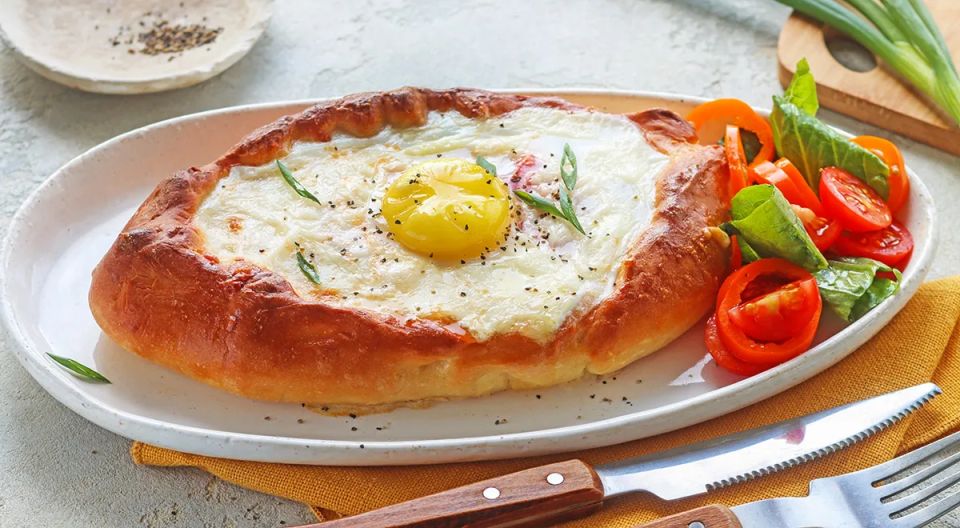 Пиде с сыром и яйцом: идеальное сочетание для утреннего стола