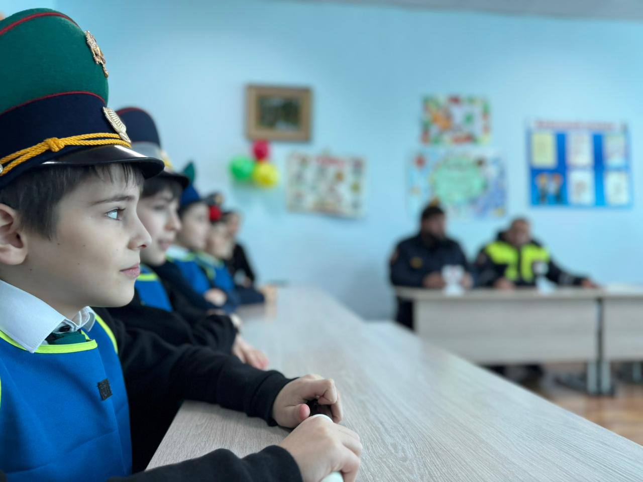 Сотрудники ОГИБДД ОМВД России по Джейрахскому району приняли участие в викторине по ПДД Сотрудники ОГИБДД ОМВД России по Джейрахскому району приняли участие в викторине по ПДД