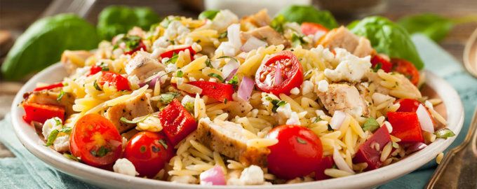 освежающий салат с курицей и вермишелью: вкусная находка для вашего стола