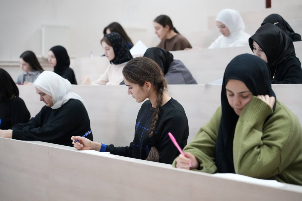 ИнгГУ поддержал юные таланты на языковой олимпиаде