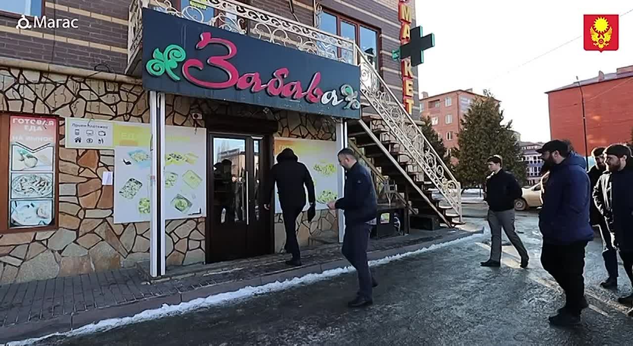 Сотрудники финансово-экономического отдела городской администрации совместно с контролирующими органами провели очередную проверку торговых точек города