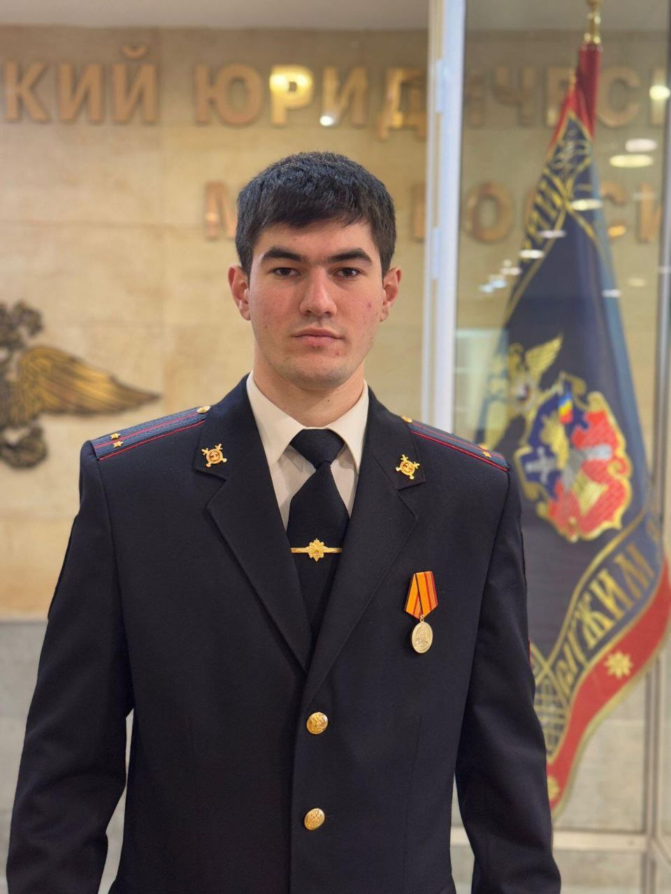 "В 5 классе загорелся мечтой стать полицейским и после школы поступил в Ростовский институт МВД России" "В 5 классе загорелся мечтой стать полицейским и после школы поступил в Ростовский институт МВД России"